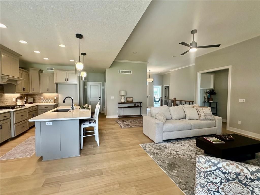 7050 NW Yulich Court — photo 5