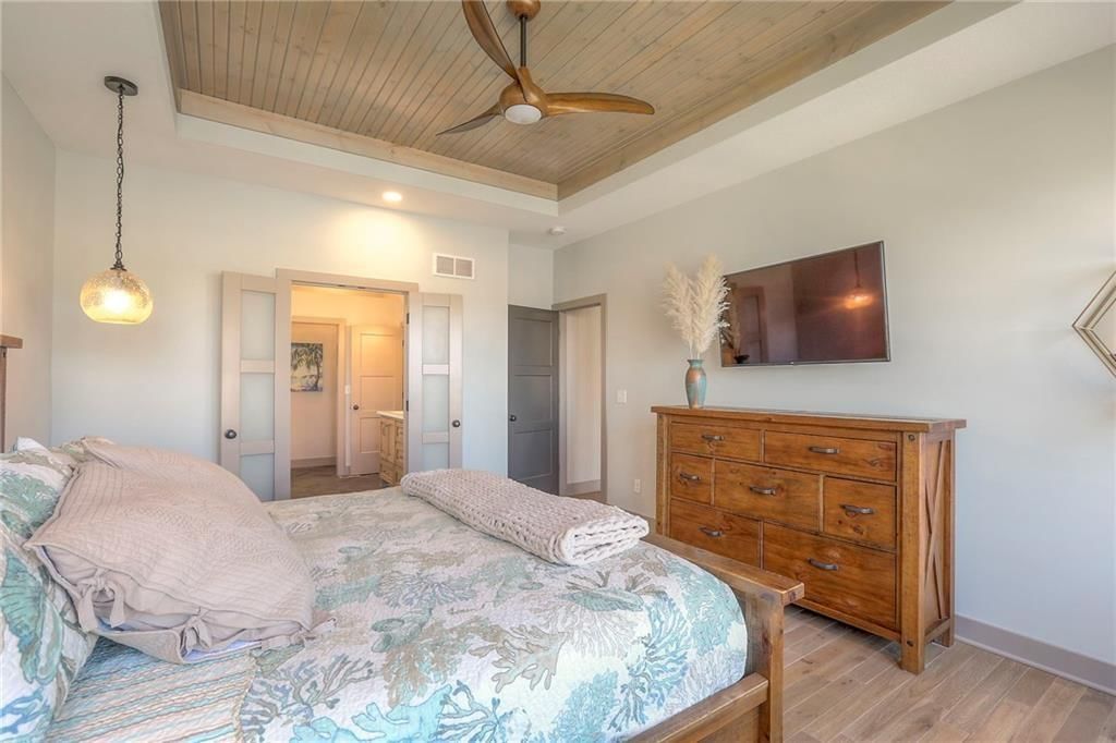 514 S Shore Drive — photo 22