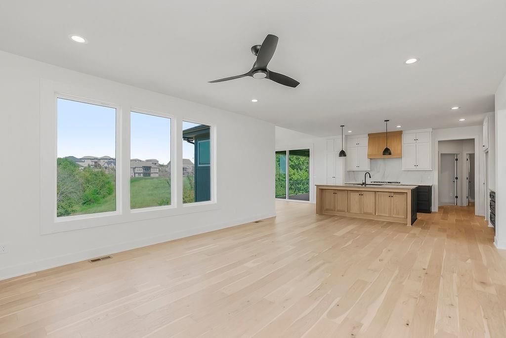 11468 S Violet Street — photo 8