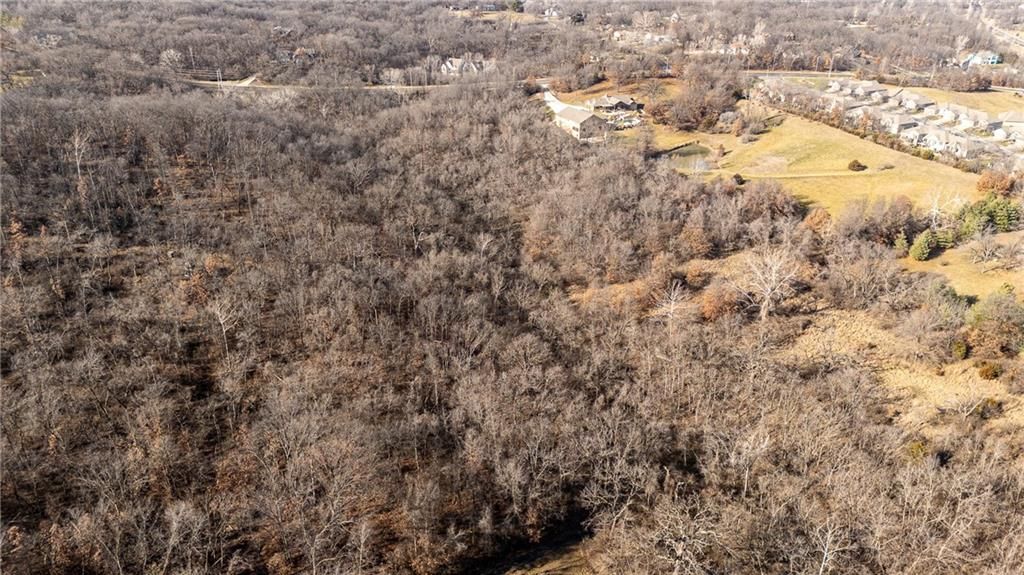 Photo 17 of 17 - 6405 NW Daggett Road, Kansas City, MO 64152