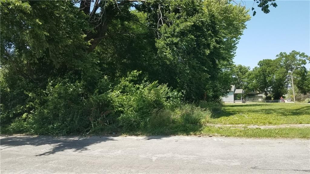 3424 E 24th Terrace — photo 3