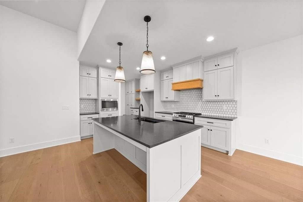 824 NE Algonquin Street — photo 14