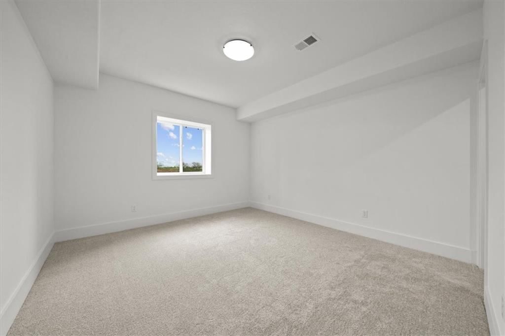 824 NE Algonquin Street — photo 30