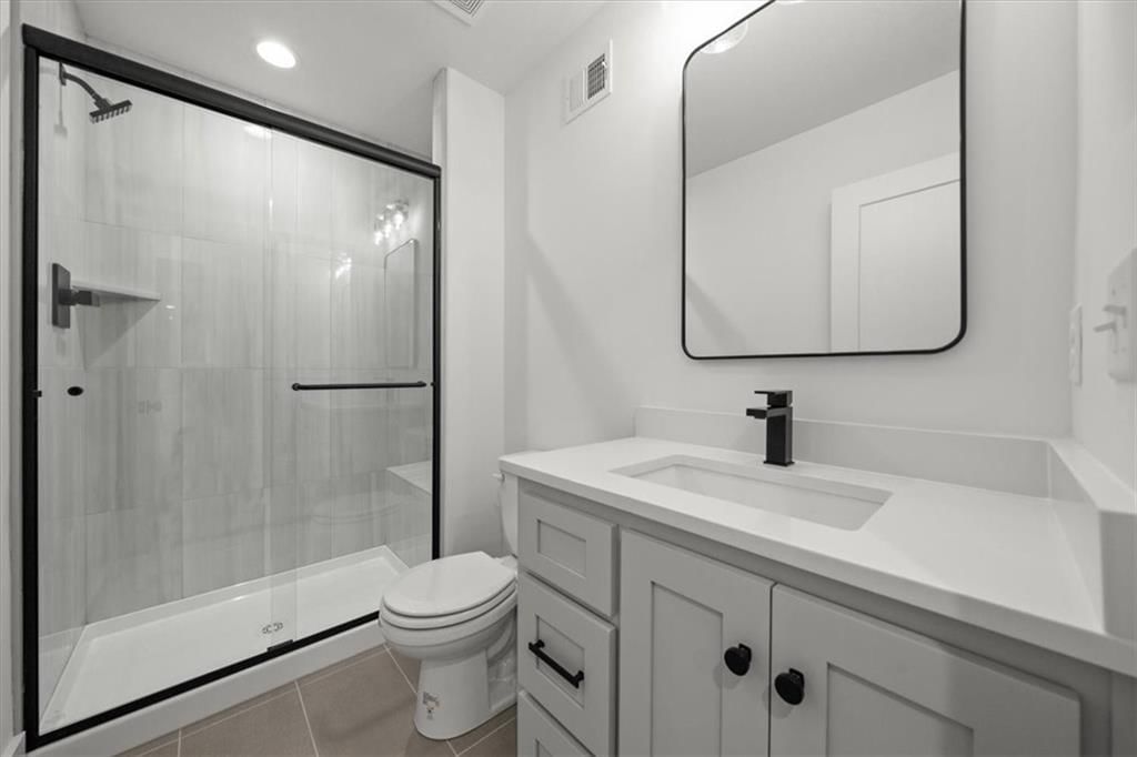 824 NE Algonquin Street — photo 32