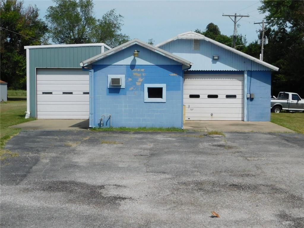 825 E Atkinson Avenue — photo 3