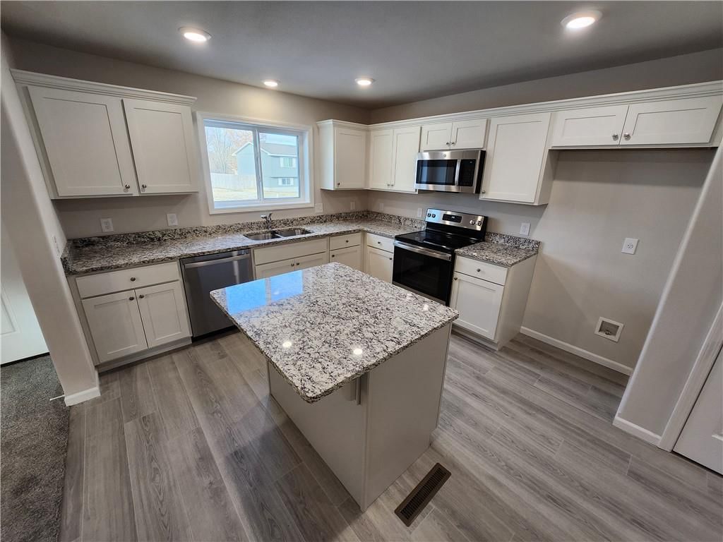 131 McCartney Lane — photo 6