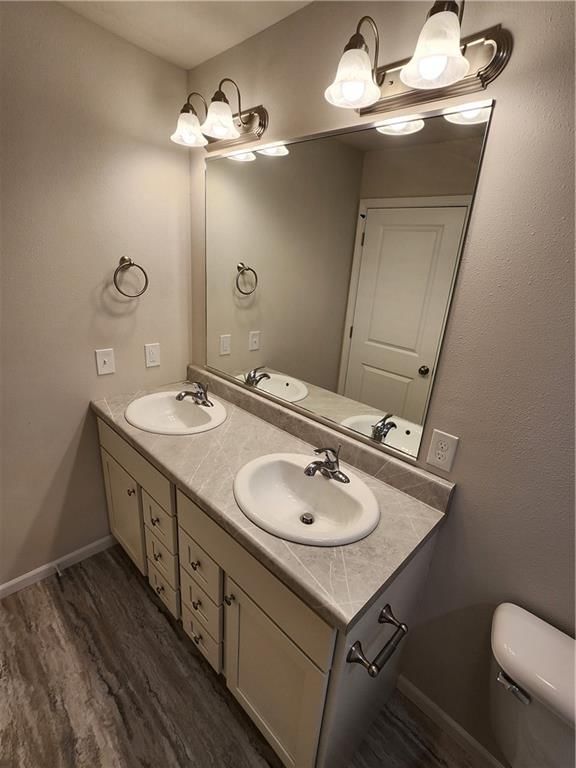 131 McCartney Lane — photo 10