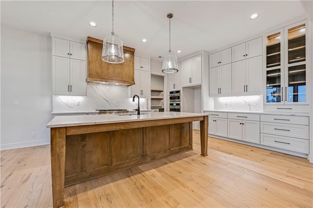17017 Parkhill Street — photo 8