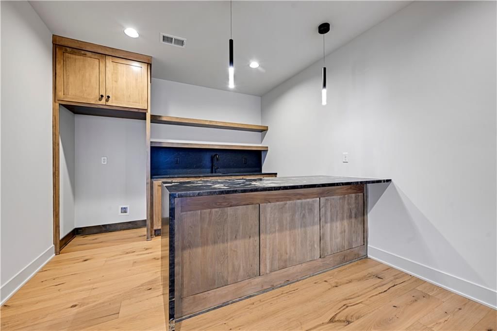 17017 Parkhill Street — photo 32