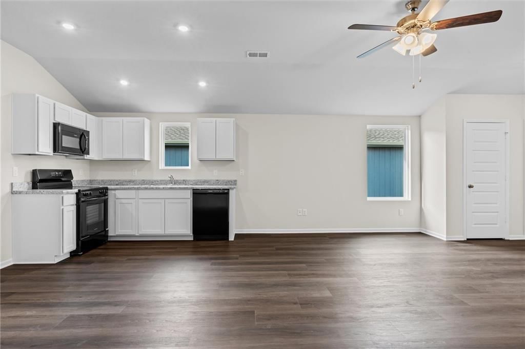 2164 Woodfield Drive — photo 8