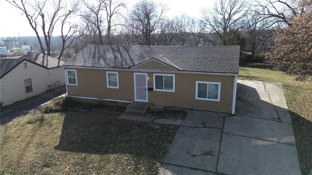 124 N Peck Drive — photo 1