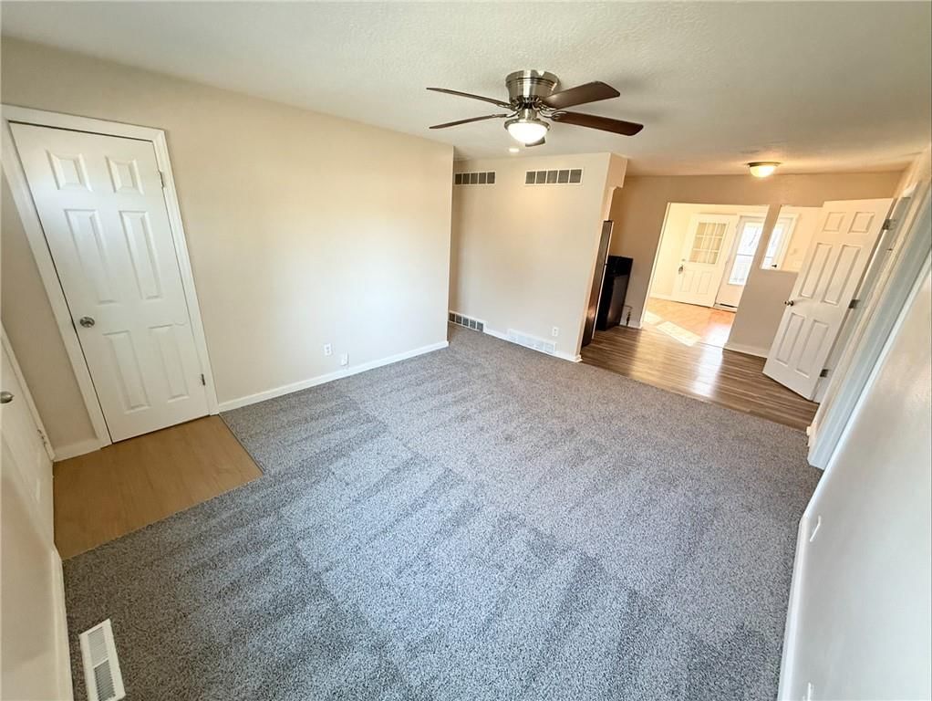 124 N Peck Drive — photo 2