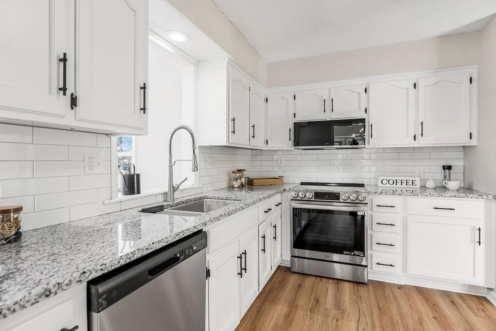 3300 NE Shady Lane Drive — photo 6