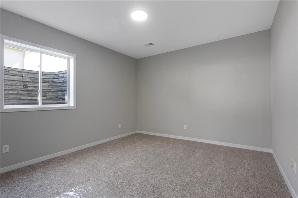 204 SW Chelmsford Drive — photo 32