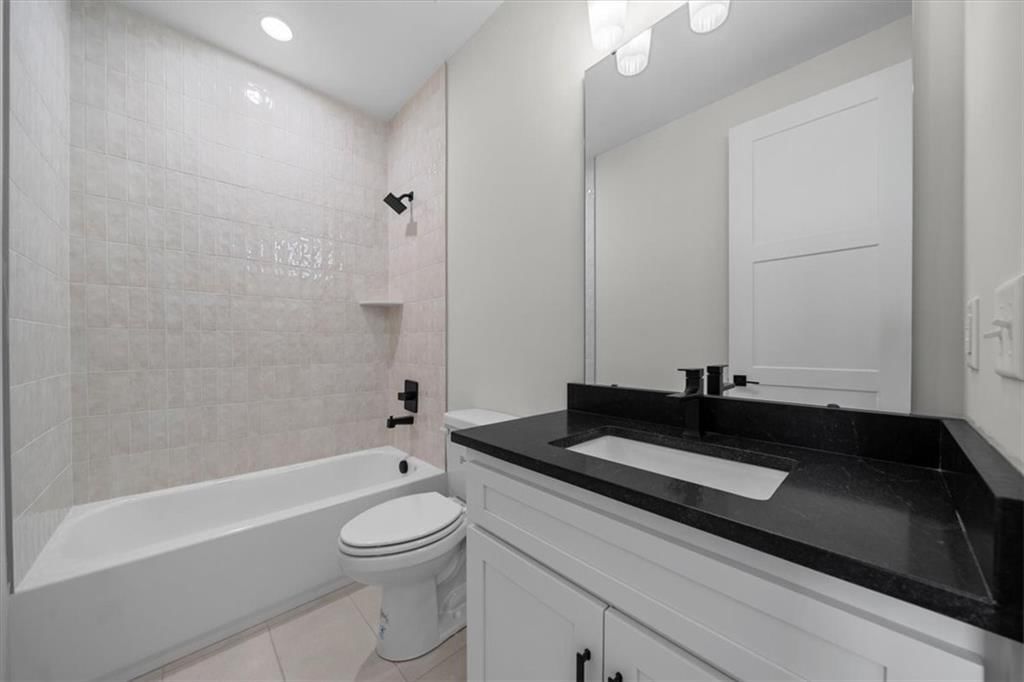 4004 NE Independence Avenue — photo 5