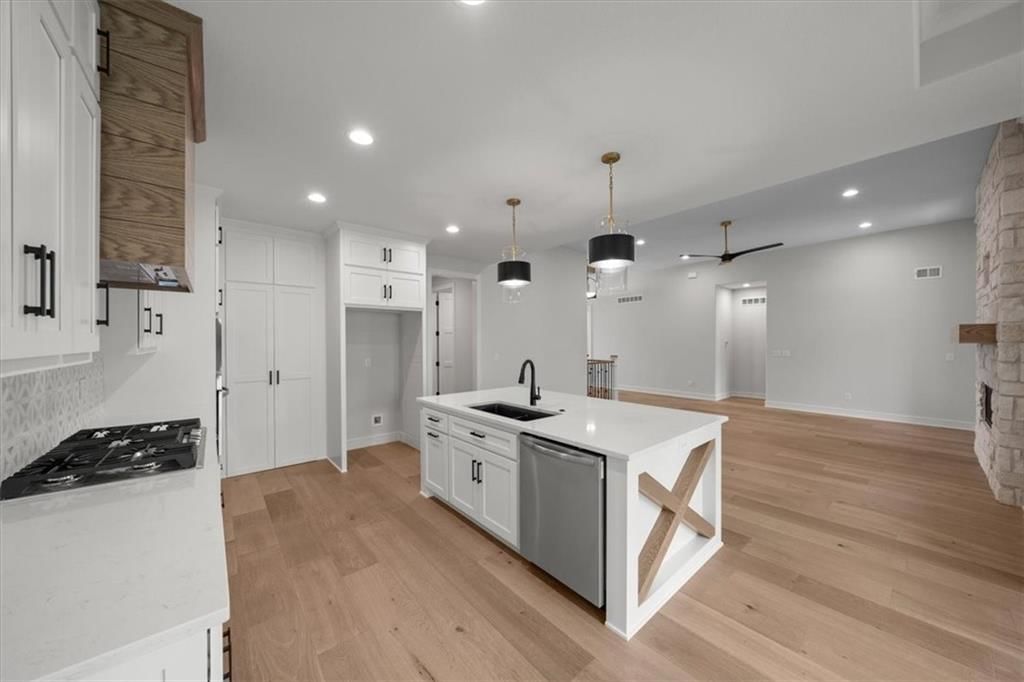 4004 NE Independence Avenue — photo 12