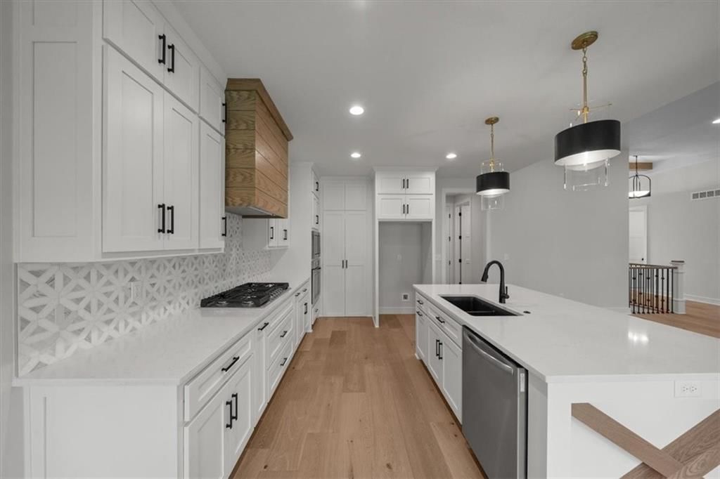 4004 NE Independence Avenue — photo 13
