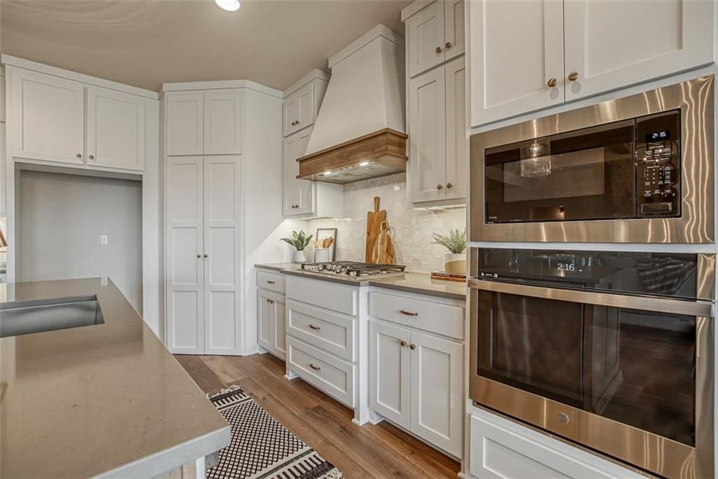 16908 Parkhill Street — photo 9