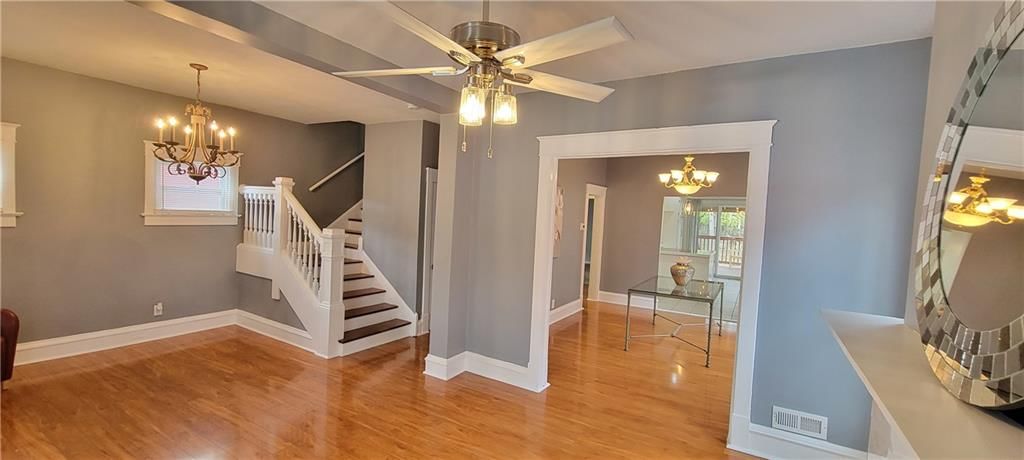 Photo 6 of 57 - 3222 E 6th Street
