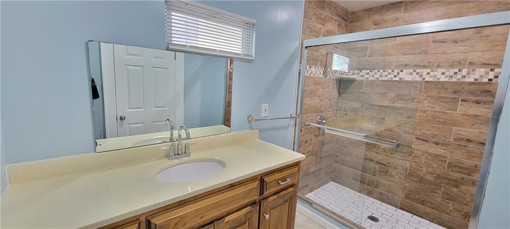 Photo 18 of 57 - 3222 E 6th Street
