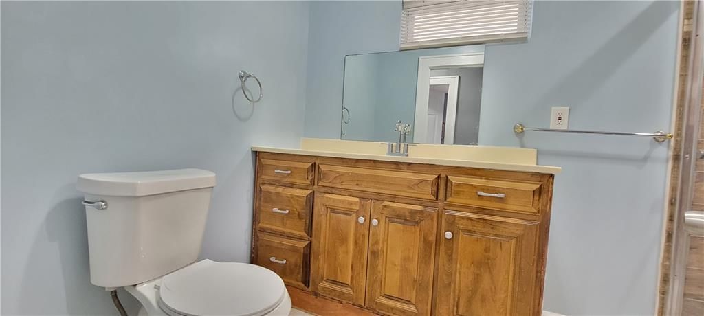 Photo 20 of 57 - 3222 E 6th Street