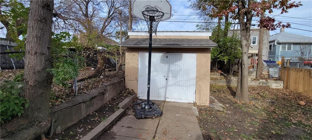 Photo 53 of 57 - 3222 E 6th Street