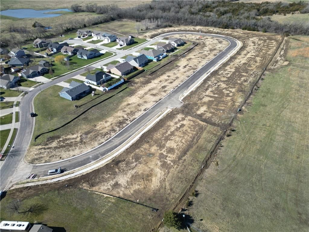 Lot 1 Block 3 Bluestem Circle, Baldwin City, KS