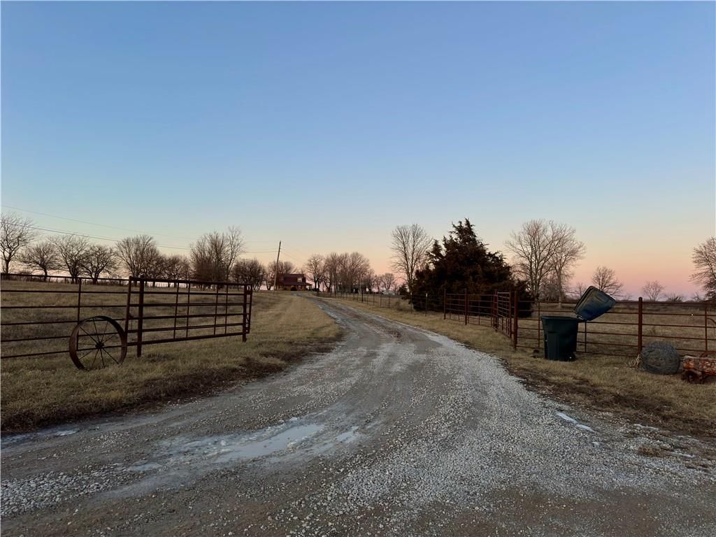 Photo 71 of 93 - 905 SE 1000 Road