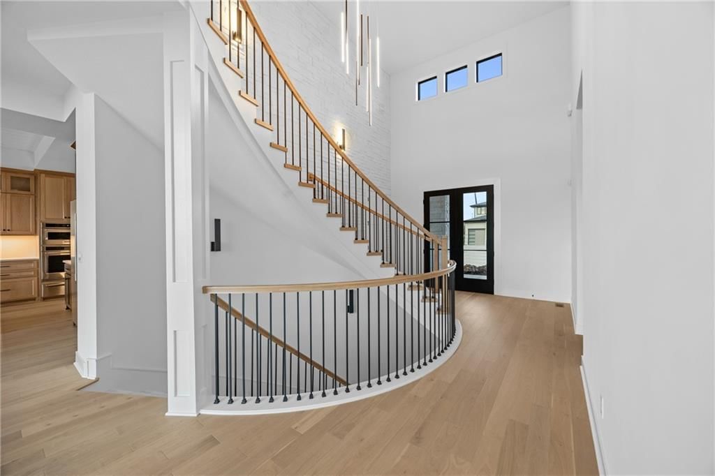 Photo 44 of 61 - 16920 Parkhill Street