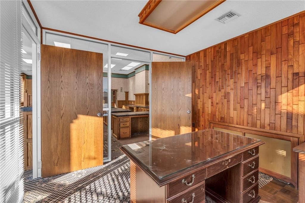 112 S Pine Street — photo 14