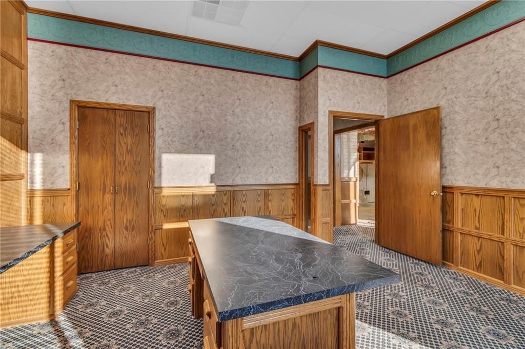 112 S Pine Street — photo 22