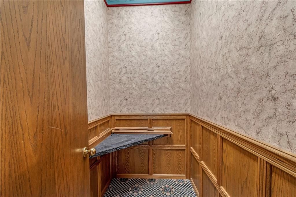 112 S Pine Street — photo 24