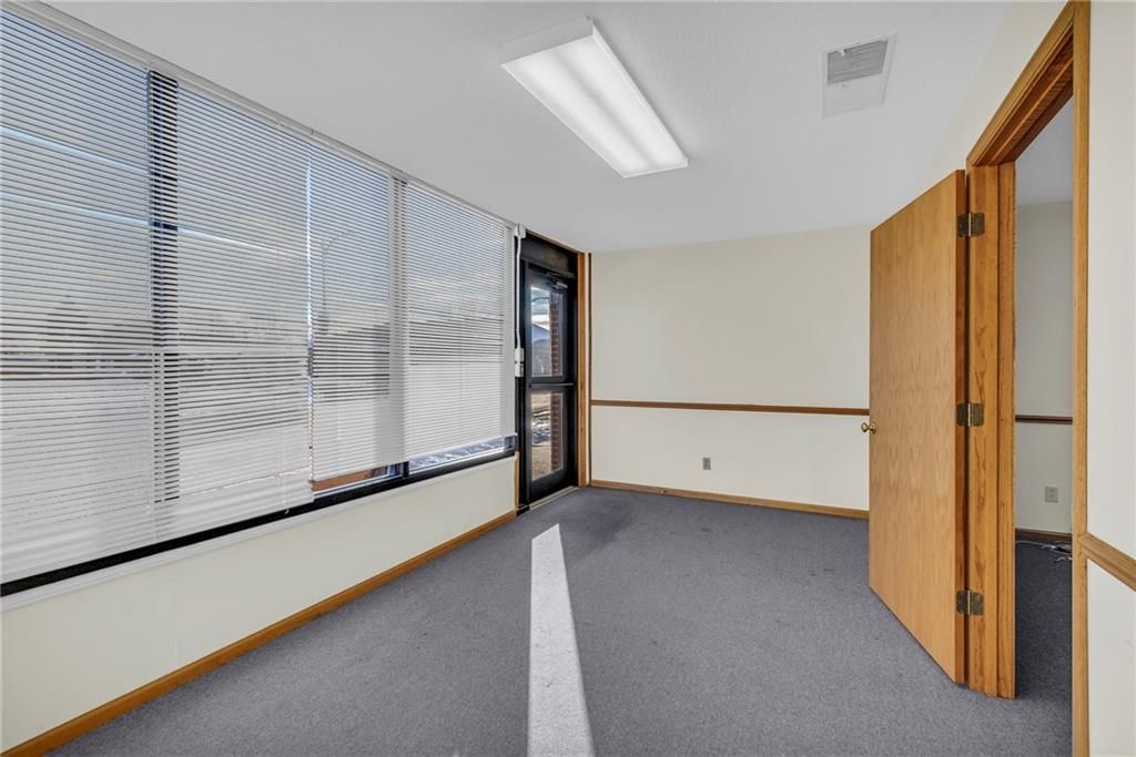 112 S Pine Street — photo 25