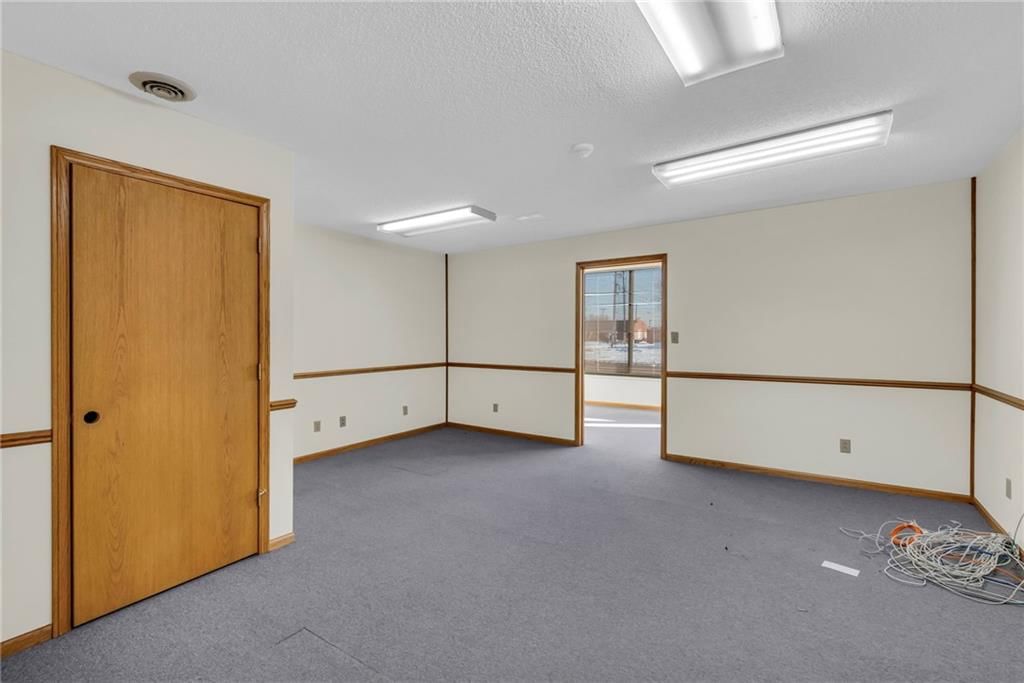 112 S Pine Street — photo 28