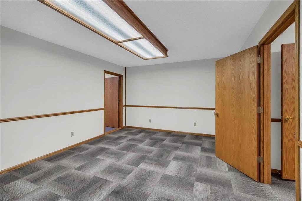 112 S Pine Street — photo 30