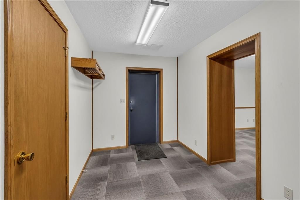 112 S Pine Street — photo 37