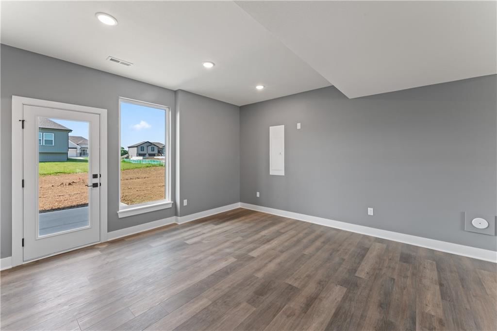 813 W Rader Street — photo 34