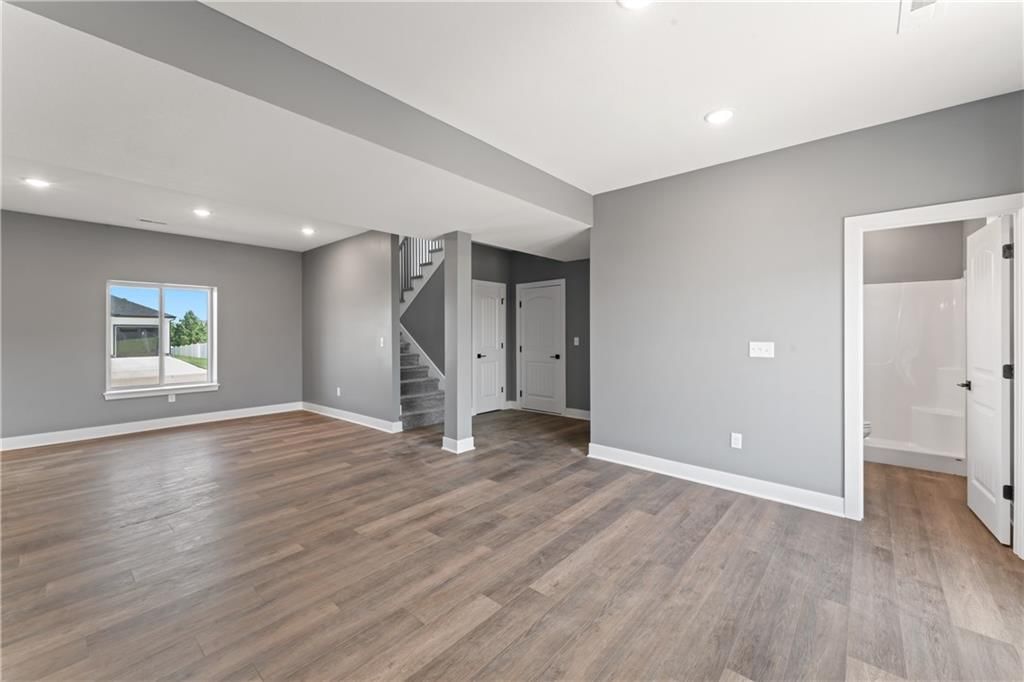 813 W Rader Street — photo 37