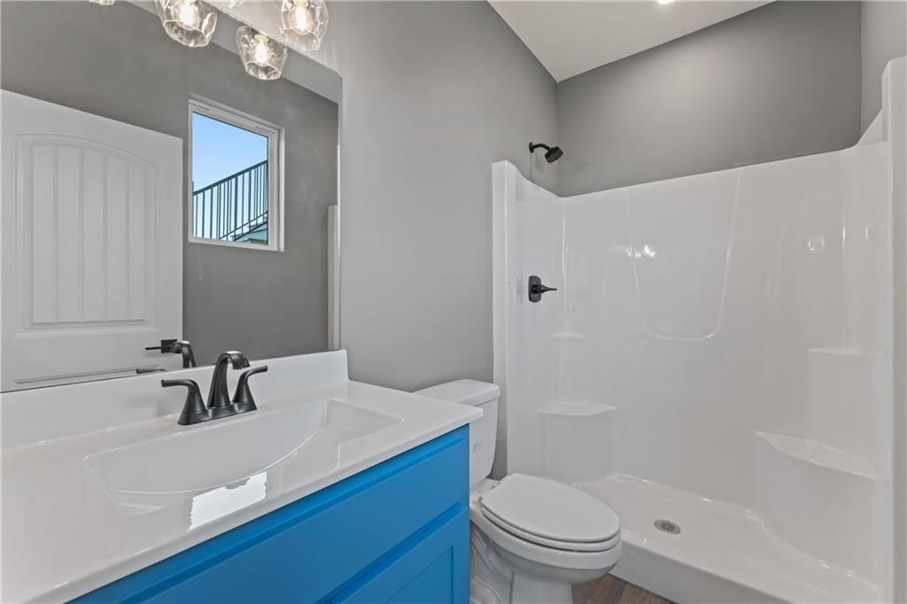 813 W Rader Street — photo 38