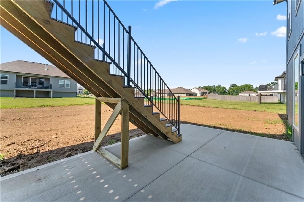 813 W Rader Street — photo 42