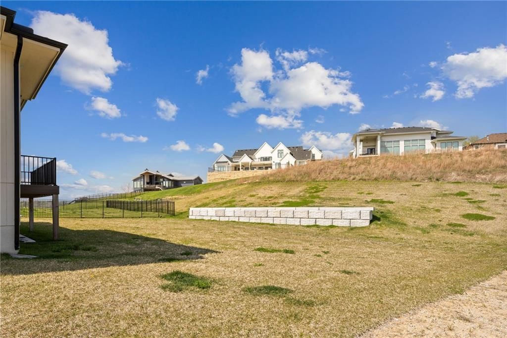 2210 NW Palisades Drive — photo 12
