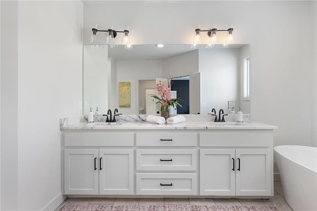 2210 NW Palisades Drive — photo 32