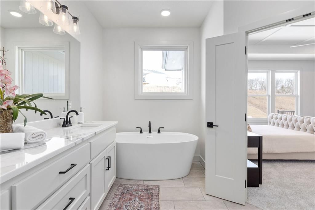 2210 NW Palisades Drive — photo 33