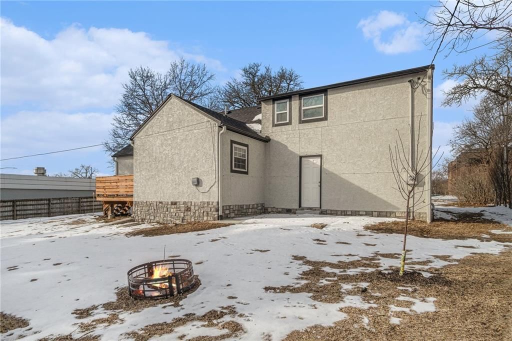 7423 State Line Road — photo 30