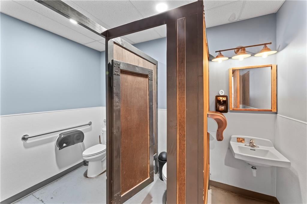 508 NW Main Street — photo 18