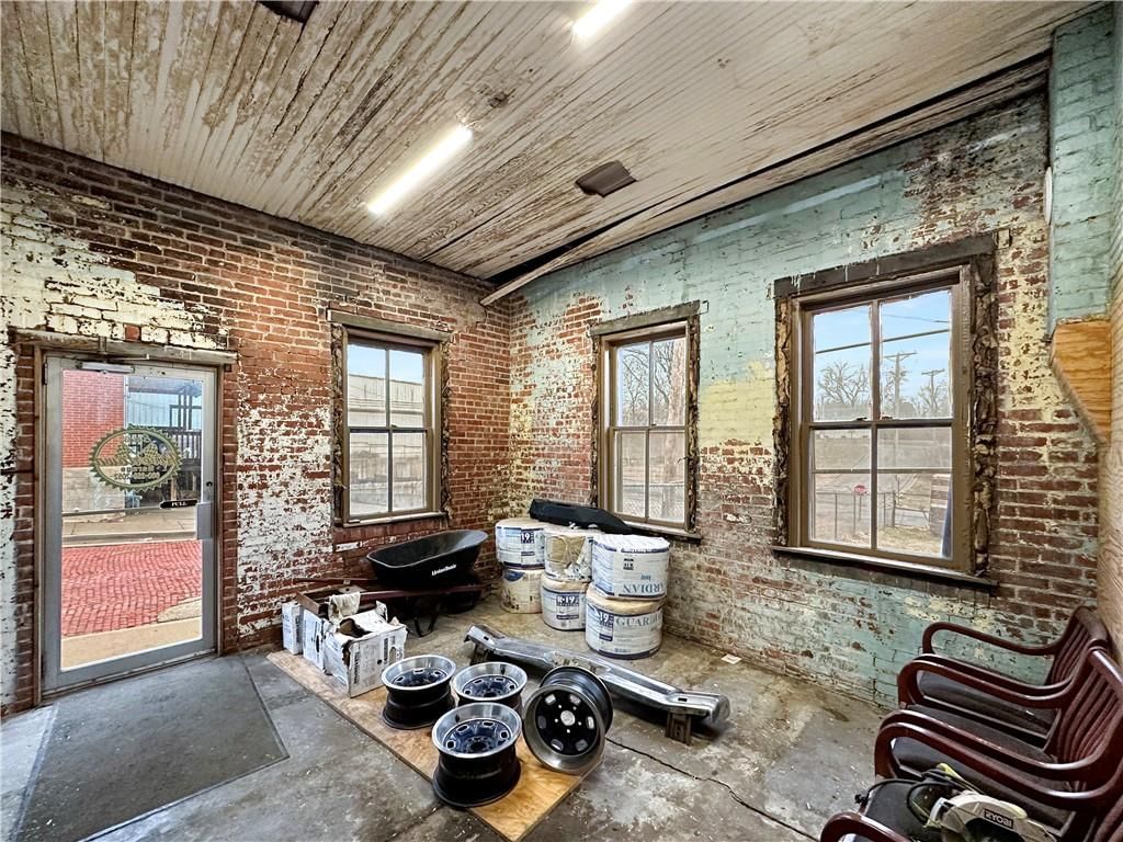 211 S 11 th Street — photo 5