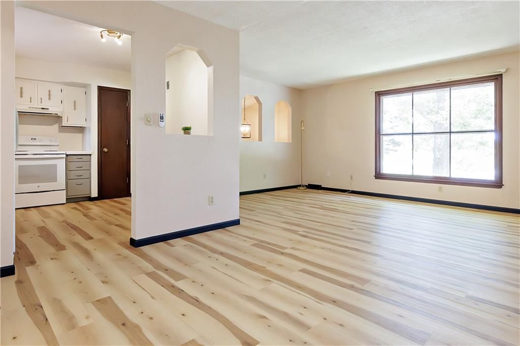 6715 Caenen Avenue — photo 8