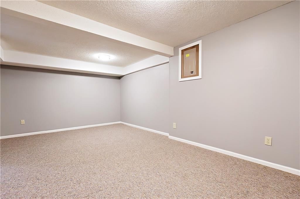 6715 Caenen Avenue — photo 13