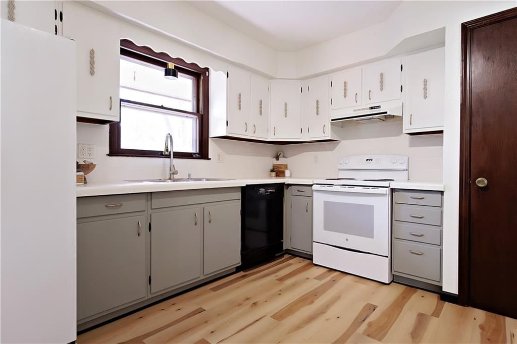 6715 Caenen Avenue — photo 17