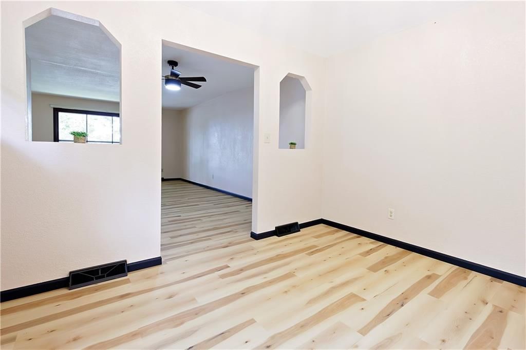 6715 Caenen Avenue — photo 20